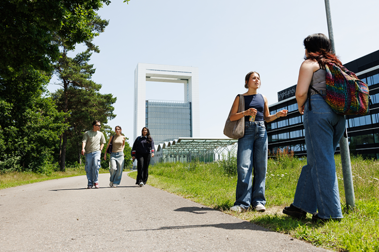 Student hanging out at the Greenport campus in Venlo