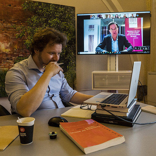 PM Mark Rutte visits Maastricht University online