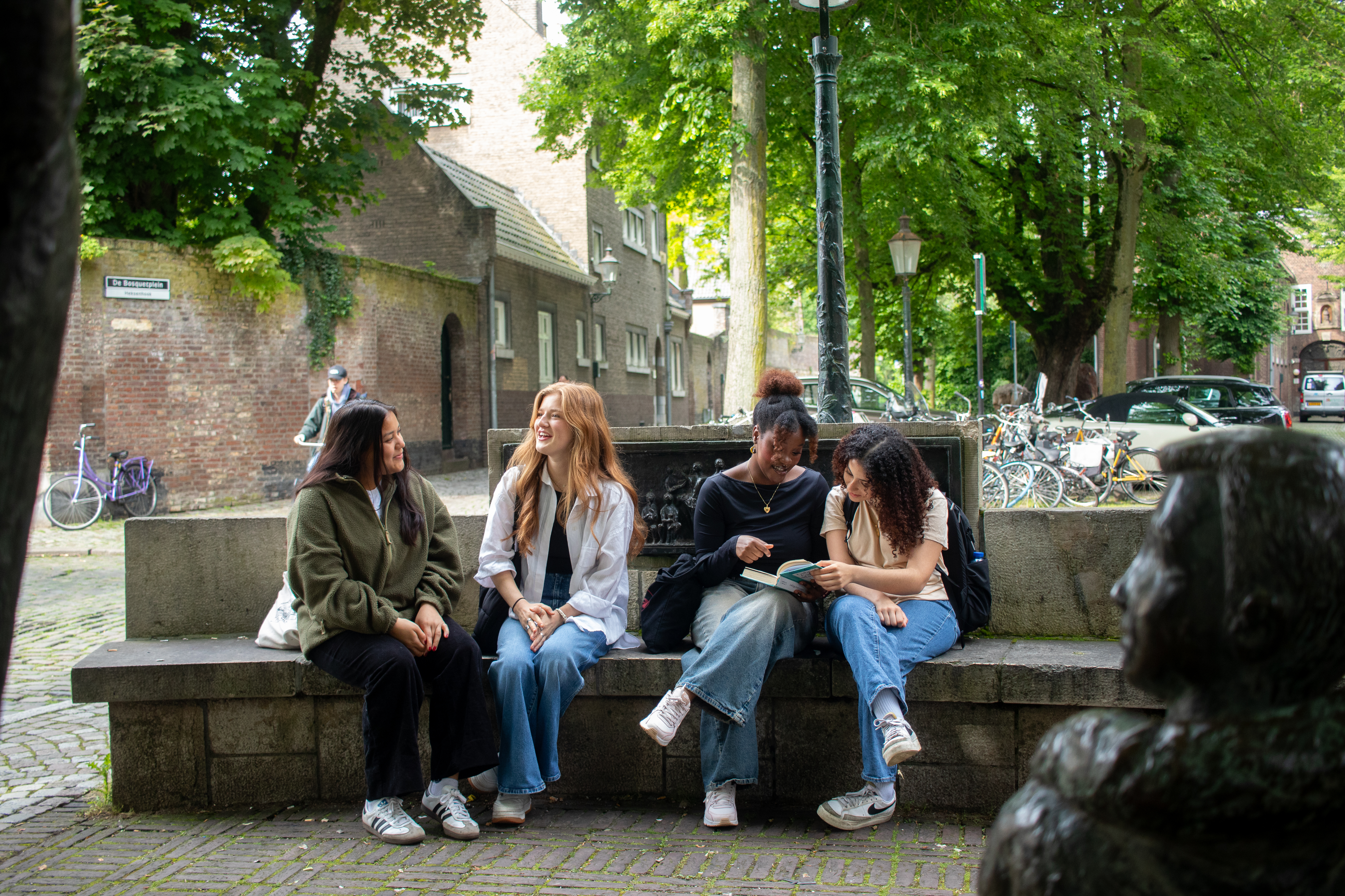 CES students at the Grote Looiersstraat in Maastricht