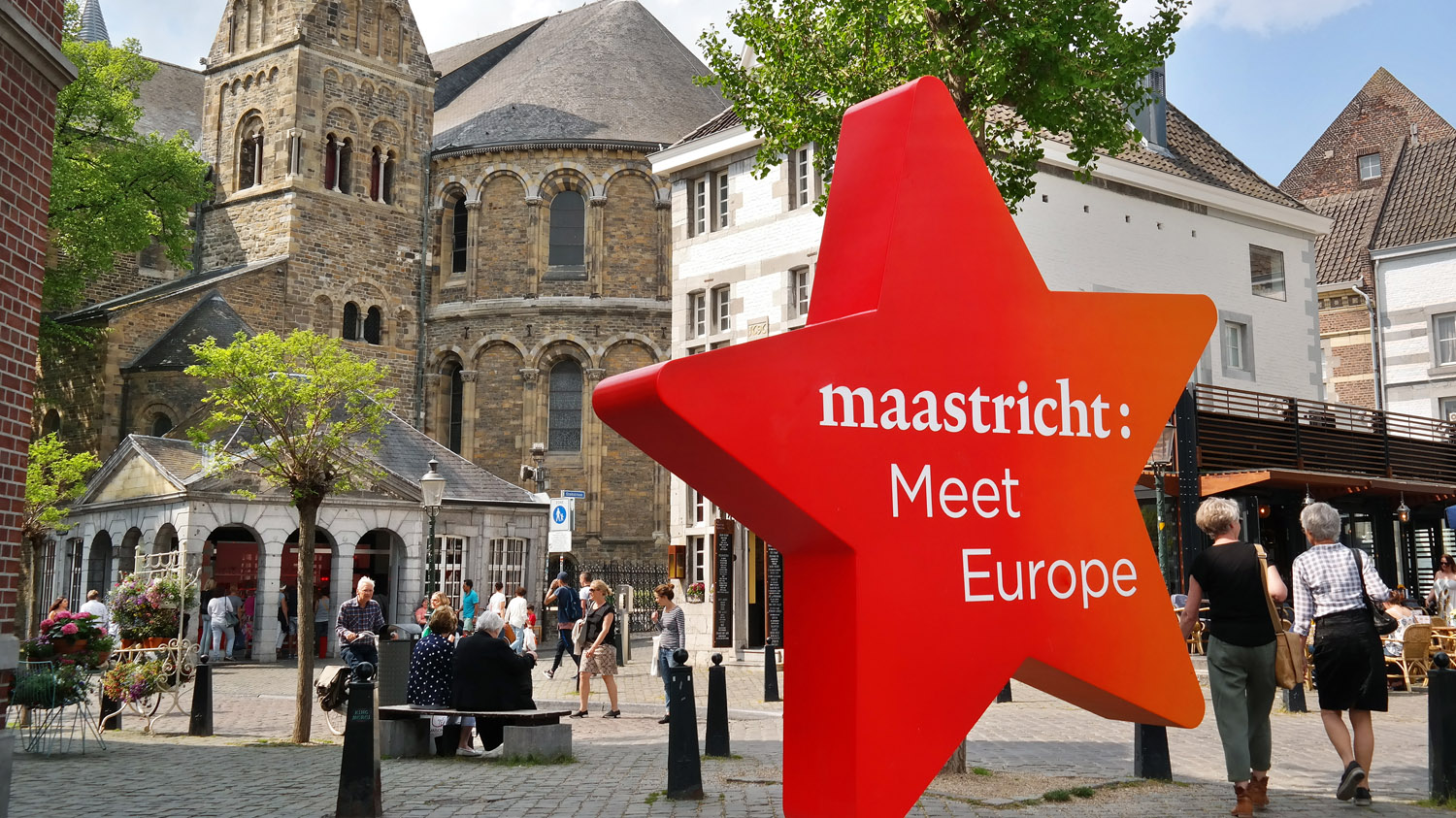 Graanmarkt Maastricht with 'Maastricht meet Europe" sign