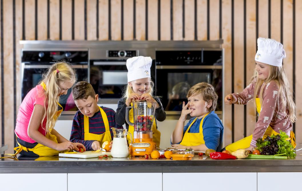 kids coocking in the Kokkerelli kids kitchen