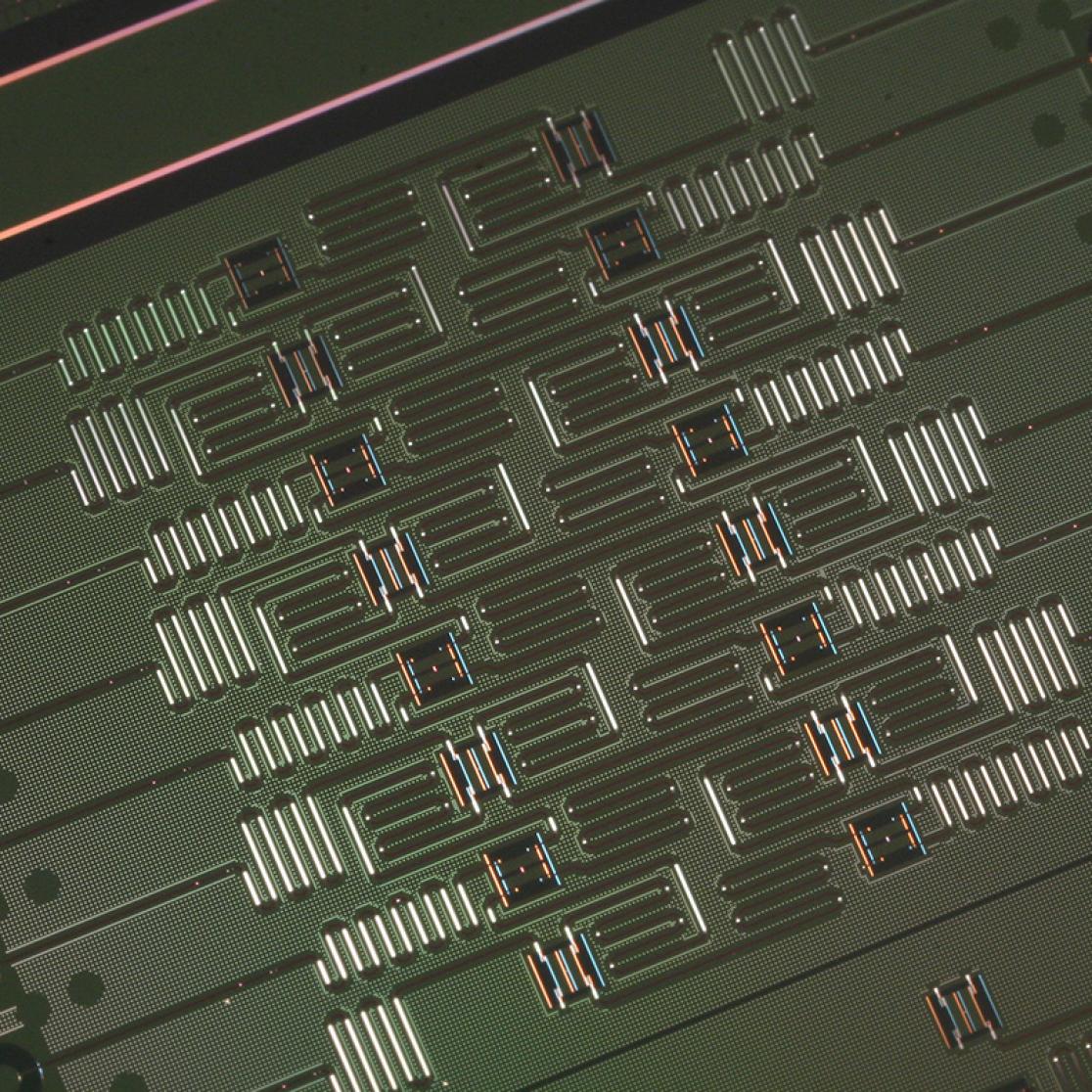 Quantum computer chip