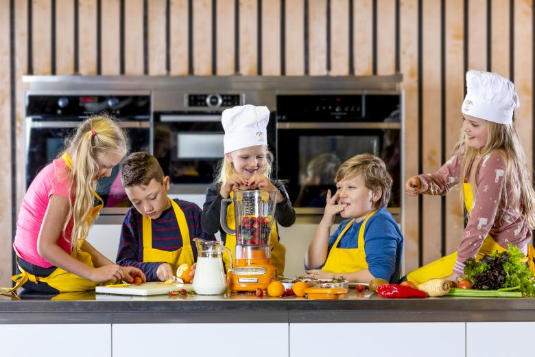 kids coocking in the Kokkerelli kids kitchen